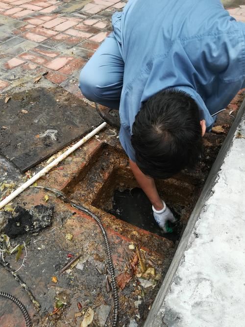 附近下水道疏通,雨水管疏通,下水道、本地雨水管疏通及外墙管道安装维修